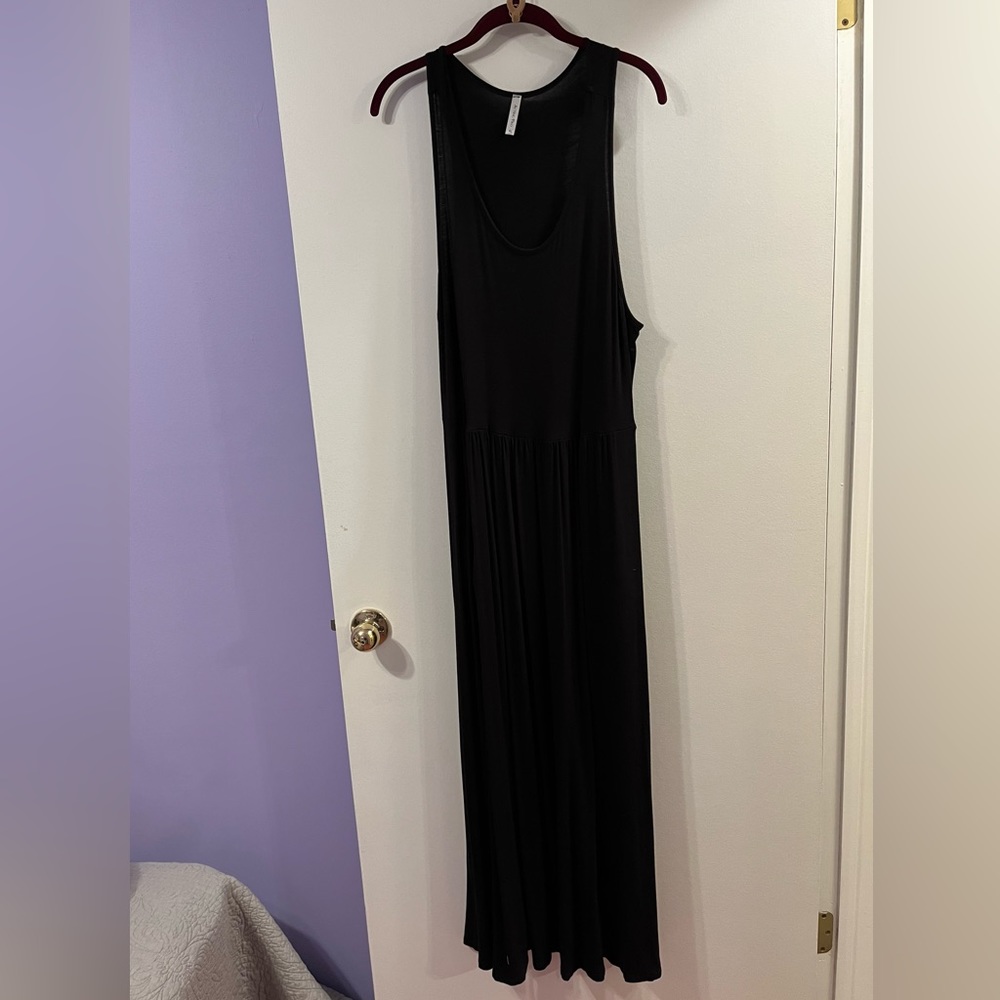Black maxi tank top dress. Has pockets. Size XL. EUC.